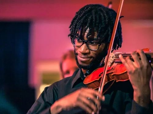 Concerten nieuwe maker Yannick Hiwat bij de Doelen