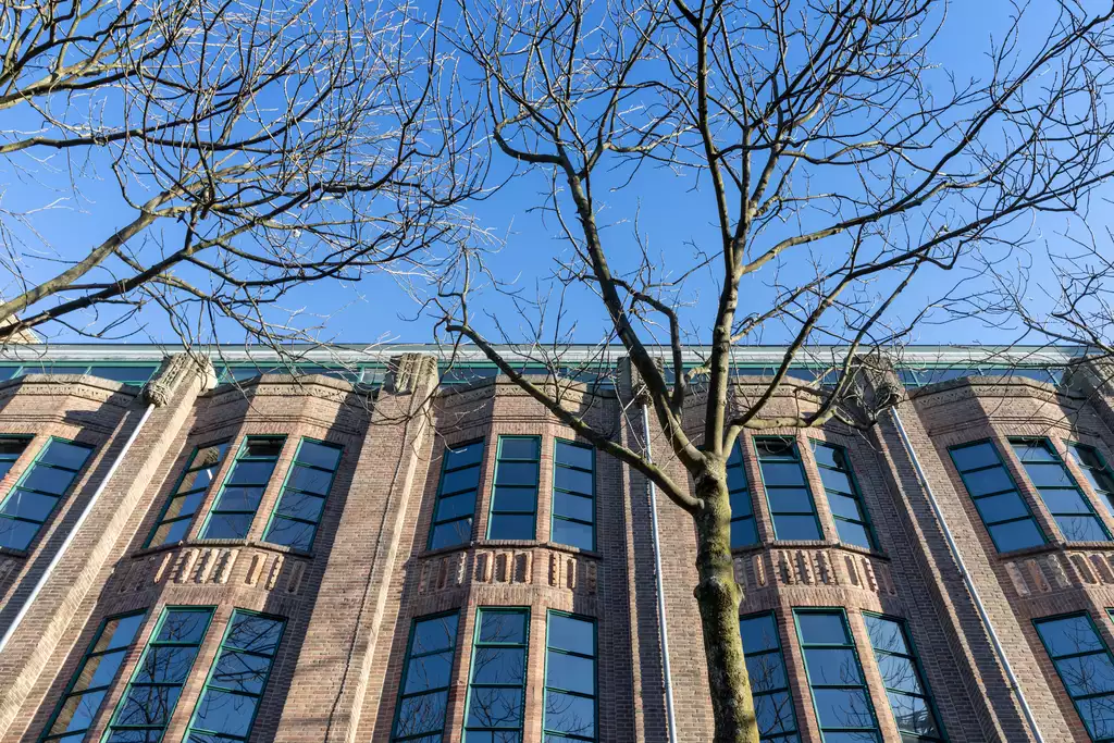 Ons nieuwe kantoor aan het Spaarneplein 2, Den Haag © Eddo Hartmann 